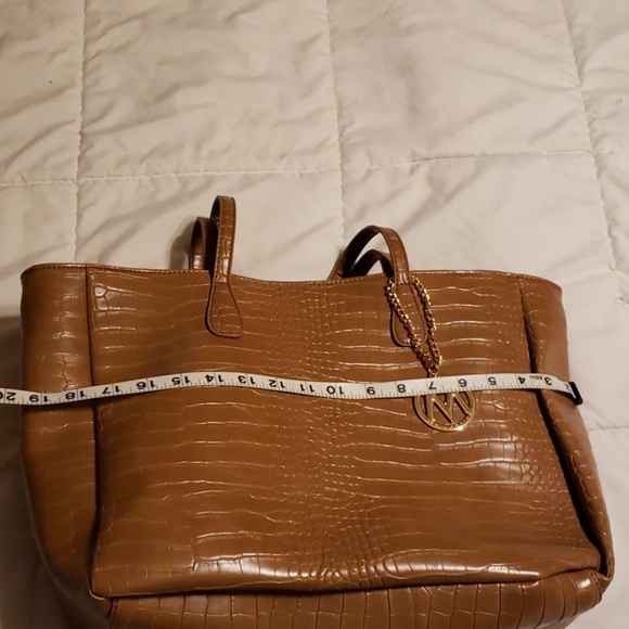 **SOLD**NWOT Mia K. Farrow Purse - Picture 5 of 5